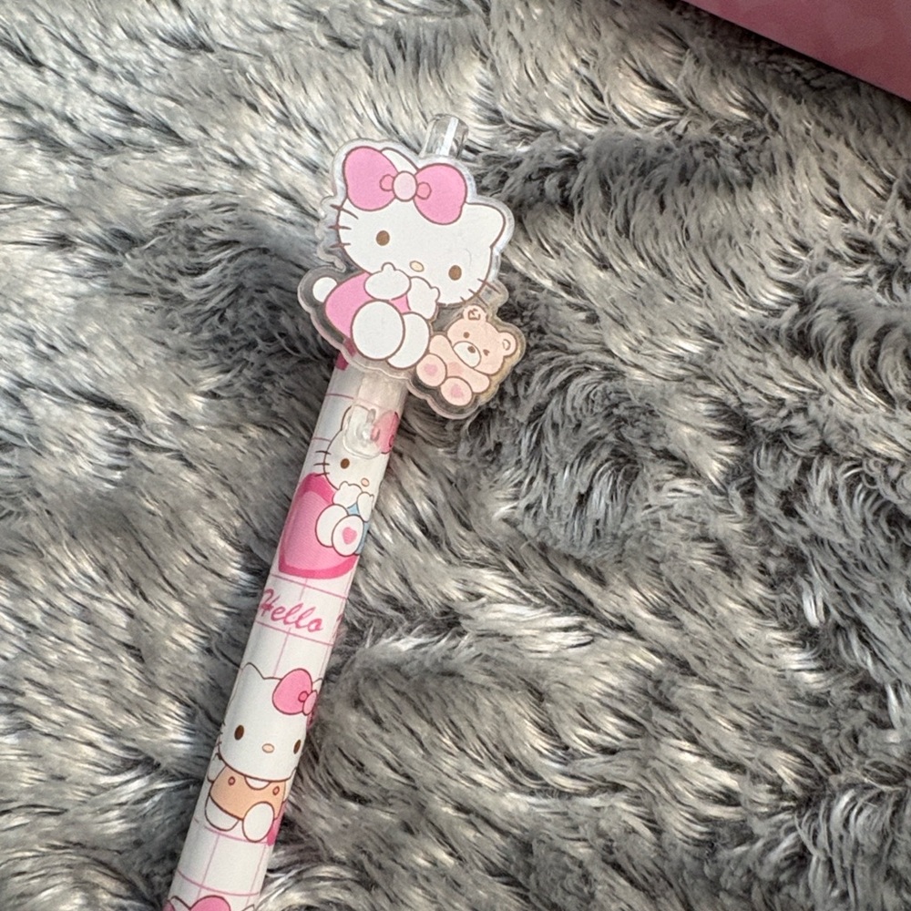 Hello Kitty Bundle - Picture 12 of 12